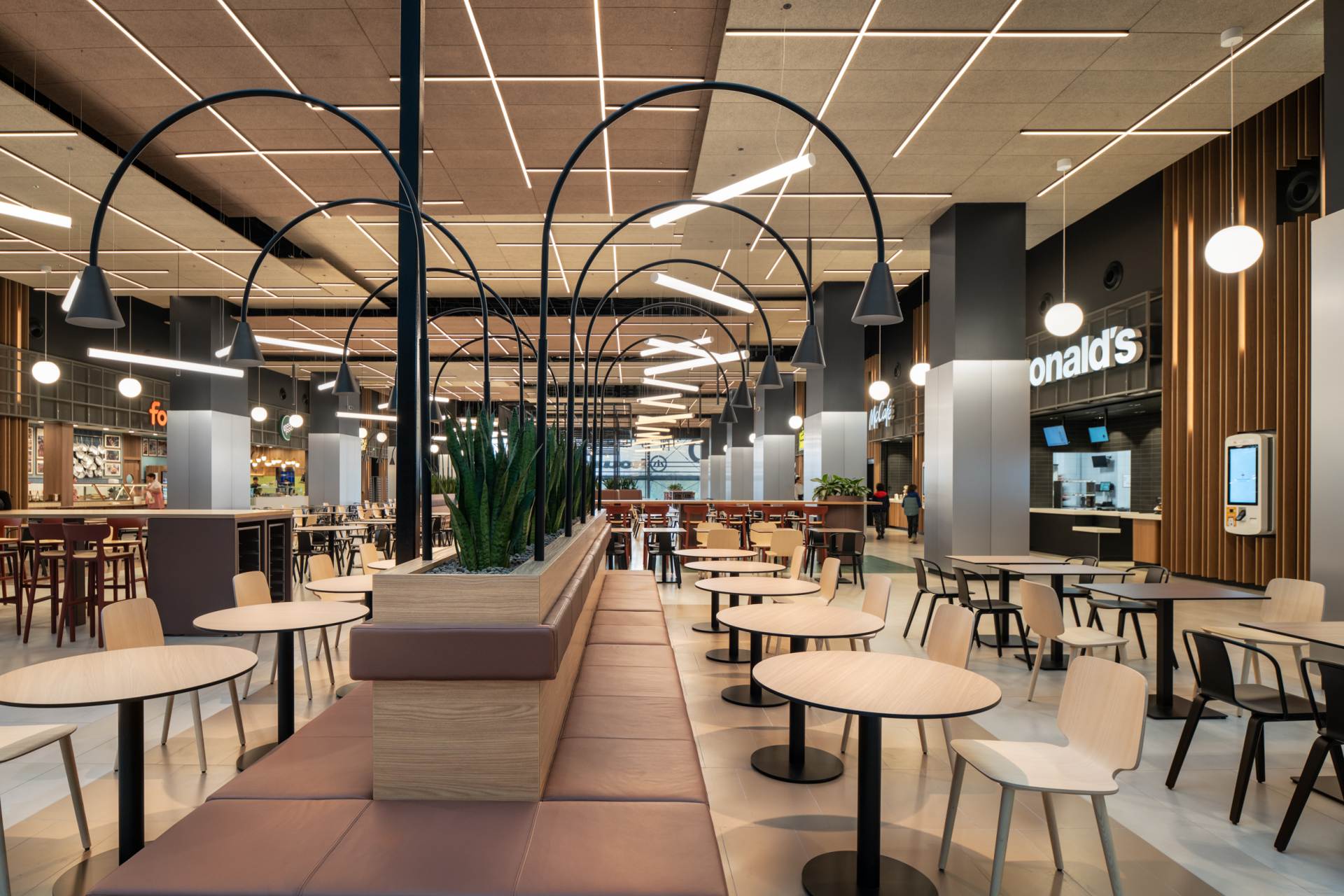 Arena Centar- Food Court (1).jpg
