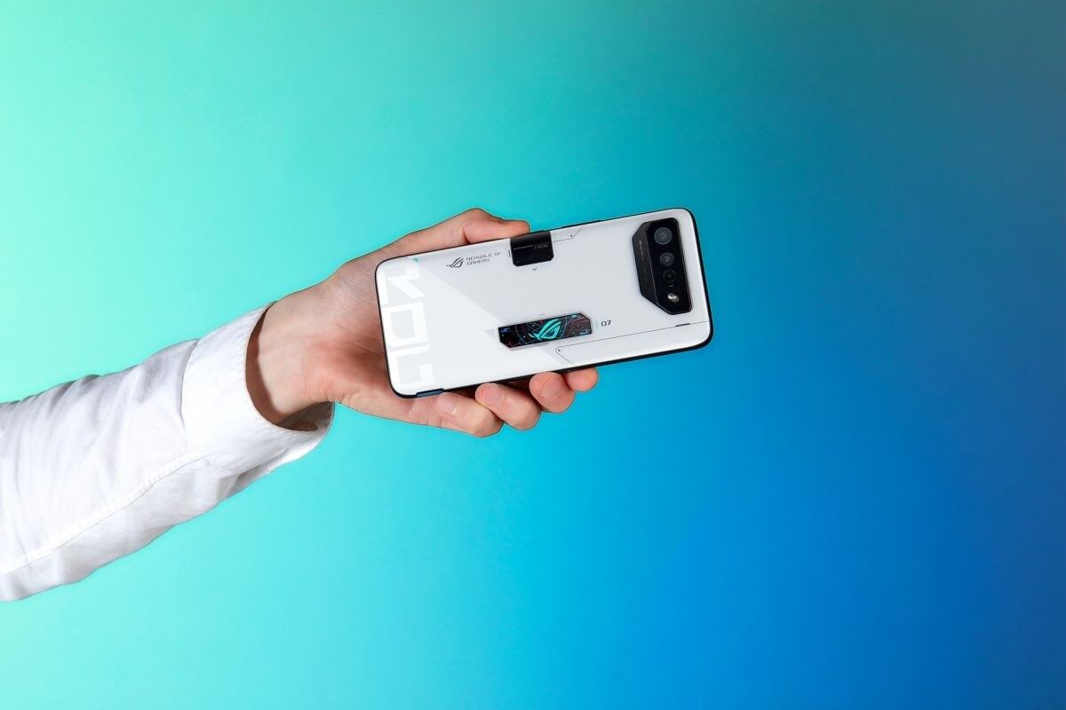 ROG Phone 7 Ultimate_1.jpg