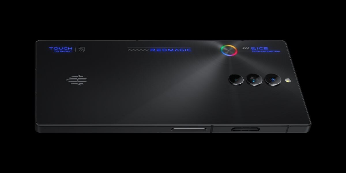 REDMAGIC-8S-PRO-Midnight-RGB-Gaming-Lights-On.jpg