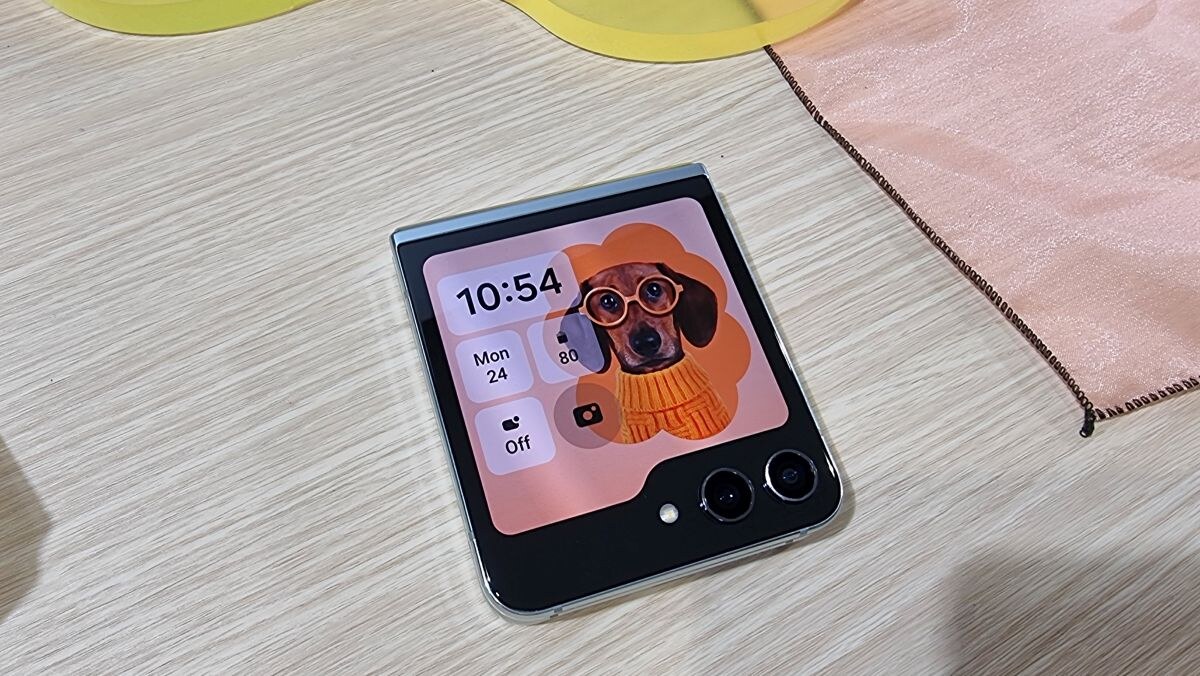 JAVLJAMO SE IZ KOREJE: Samsung je predstavio novi Flip5