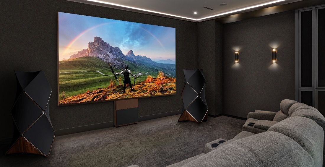 LG Magnit & Bang & Olufsen Beolab 90 (1).jpg