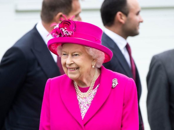 Kraljica zaledila odnos s Harryjem i Meghan