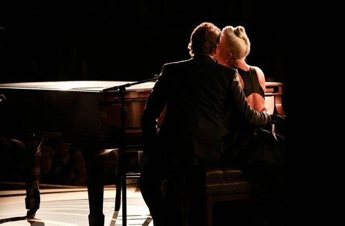 Lady Gaga priznala romansu s Bradleyjem