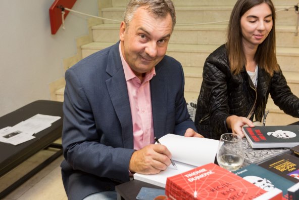 Mali noćni razgovori ljevice i desnice oduševili prepuno kazalište
