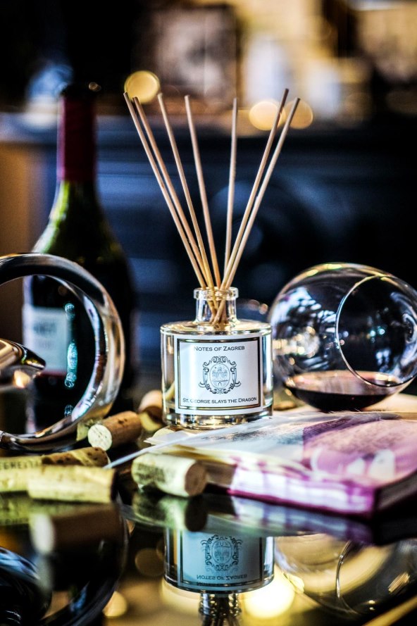 Aroma crvenog vina Isabella zarobljena u mirisnoj kreaciji za vaš  dom