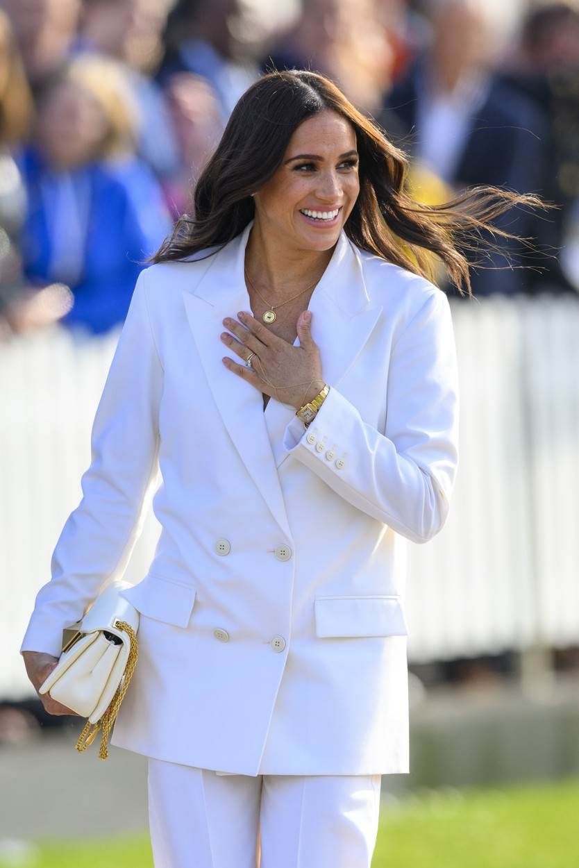 Meghan Markle i princ Harry se poljubili na pozornici