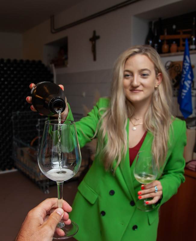 LUCIJA ŠEMBER.jpg