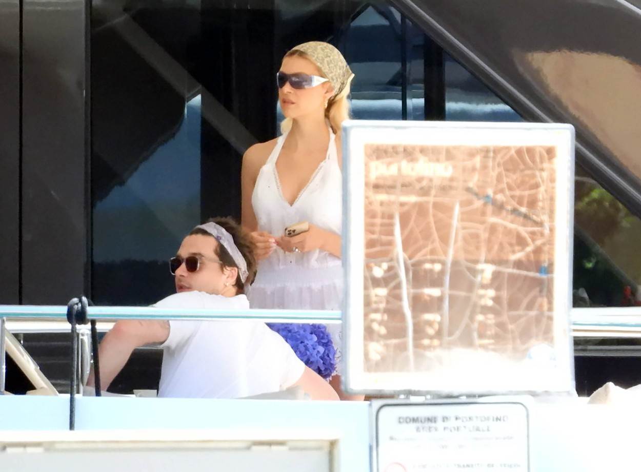 Brooklyn Beckham i Nicola Peltz otputovali u Pariz