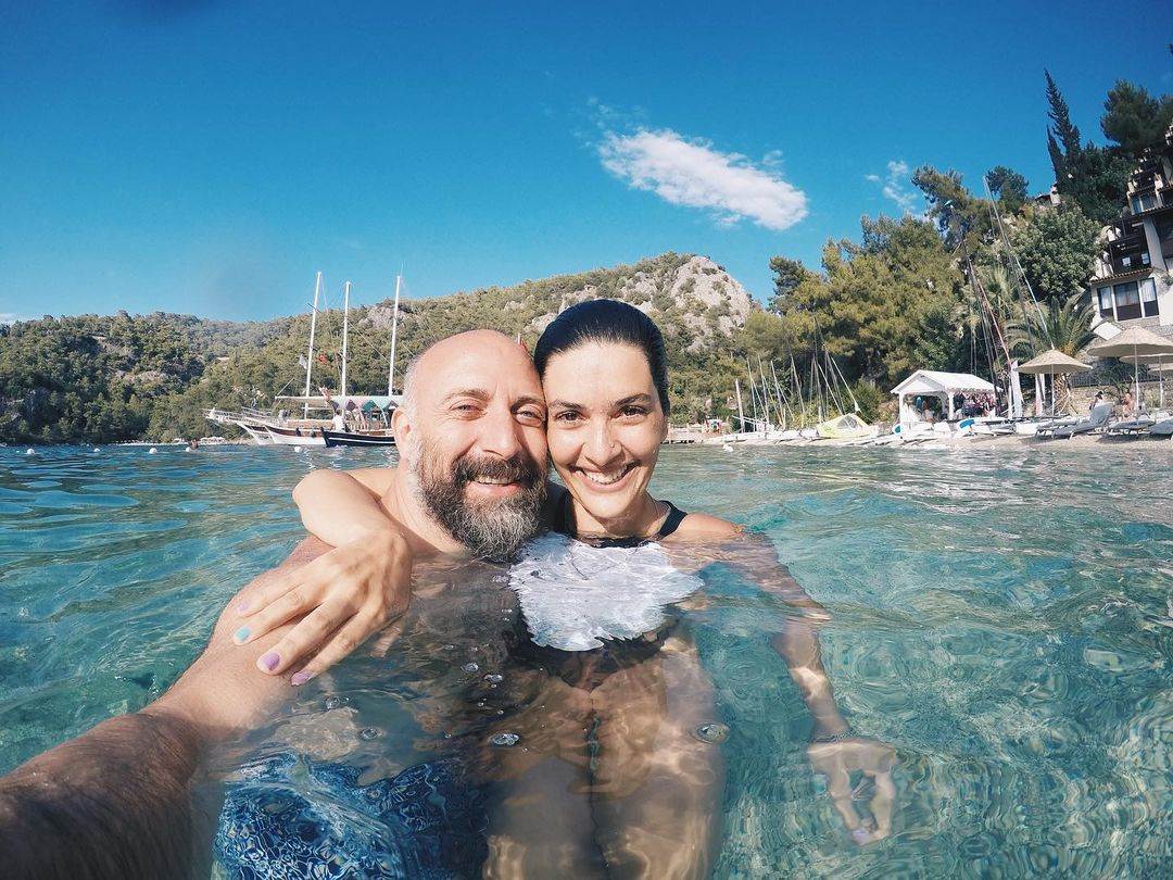 Berguzar Korel i Halit Ergenc