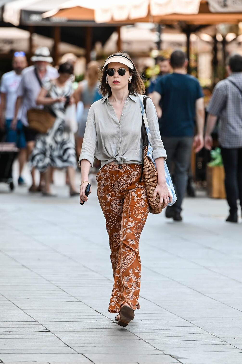 Sanja Jaška u zebrastoj haljini na špici