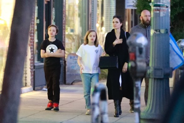 Angelina Jolie se okrenula magiji