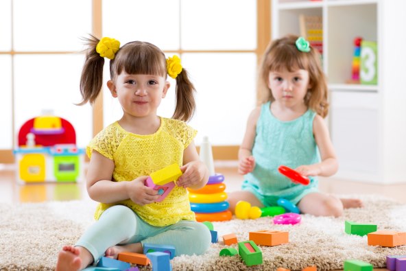 KREATIVNE IDEJE Kako zabaviti djecu kod kuće?
