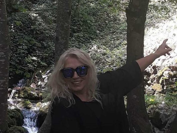 Nada Topčagić mirovinu provodi kopajući po kontejnerima