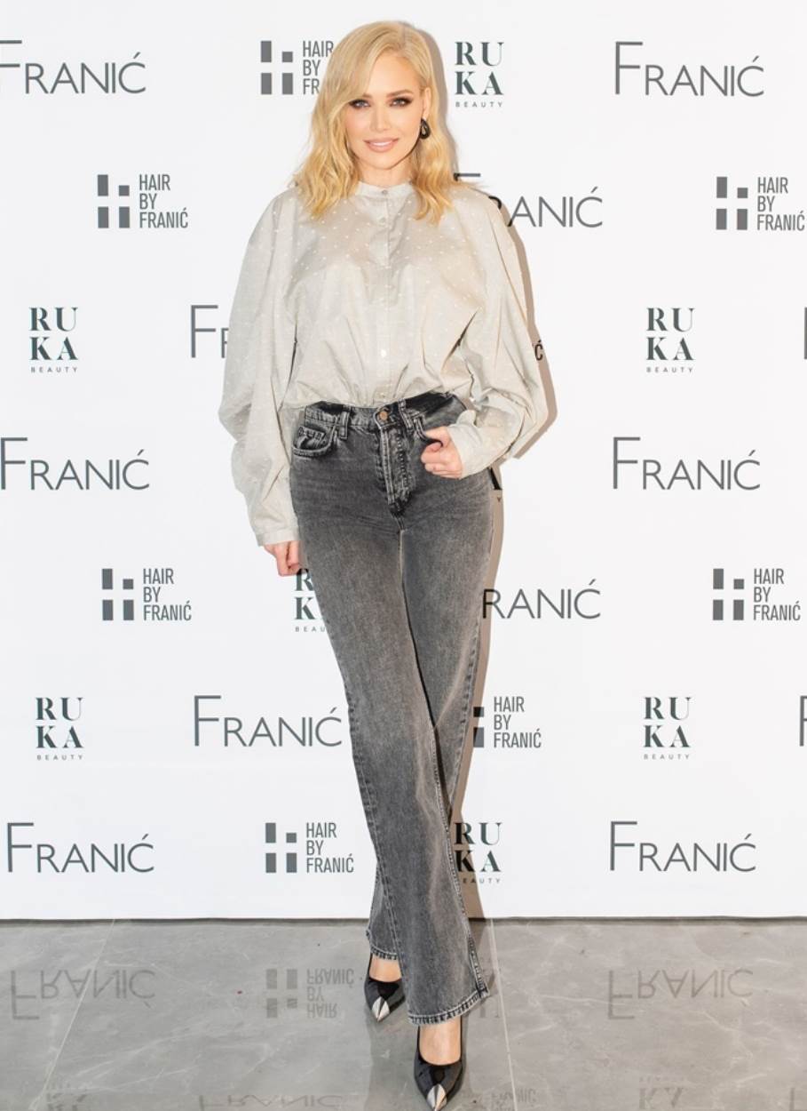 Jelena Rozga pjevala je u Magazinu