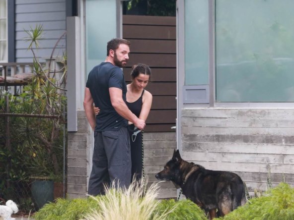 Nakon glasina o prekidu, Ana de Armas se uselila u vilu Bena Afflecka