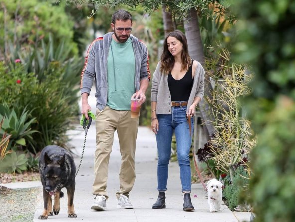 Nakon glasina o prekidu, Ana de Armas se uselila u vilu Bena Afflecka