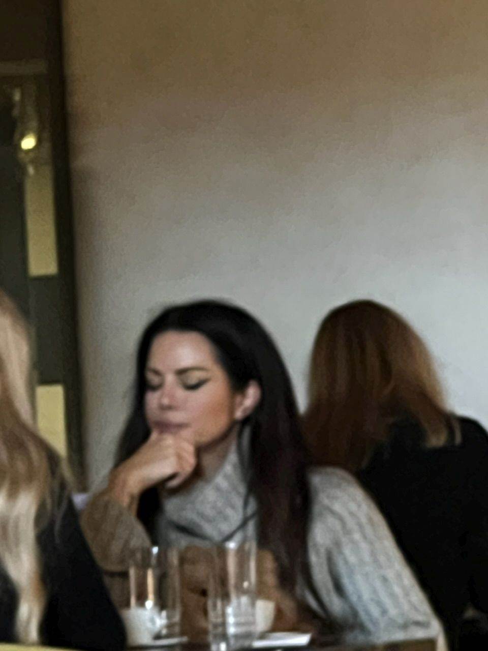 Nikolina Pišek na kavi