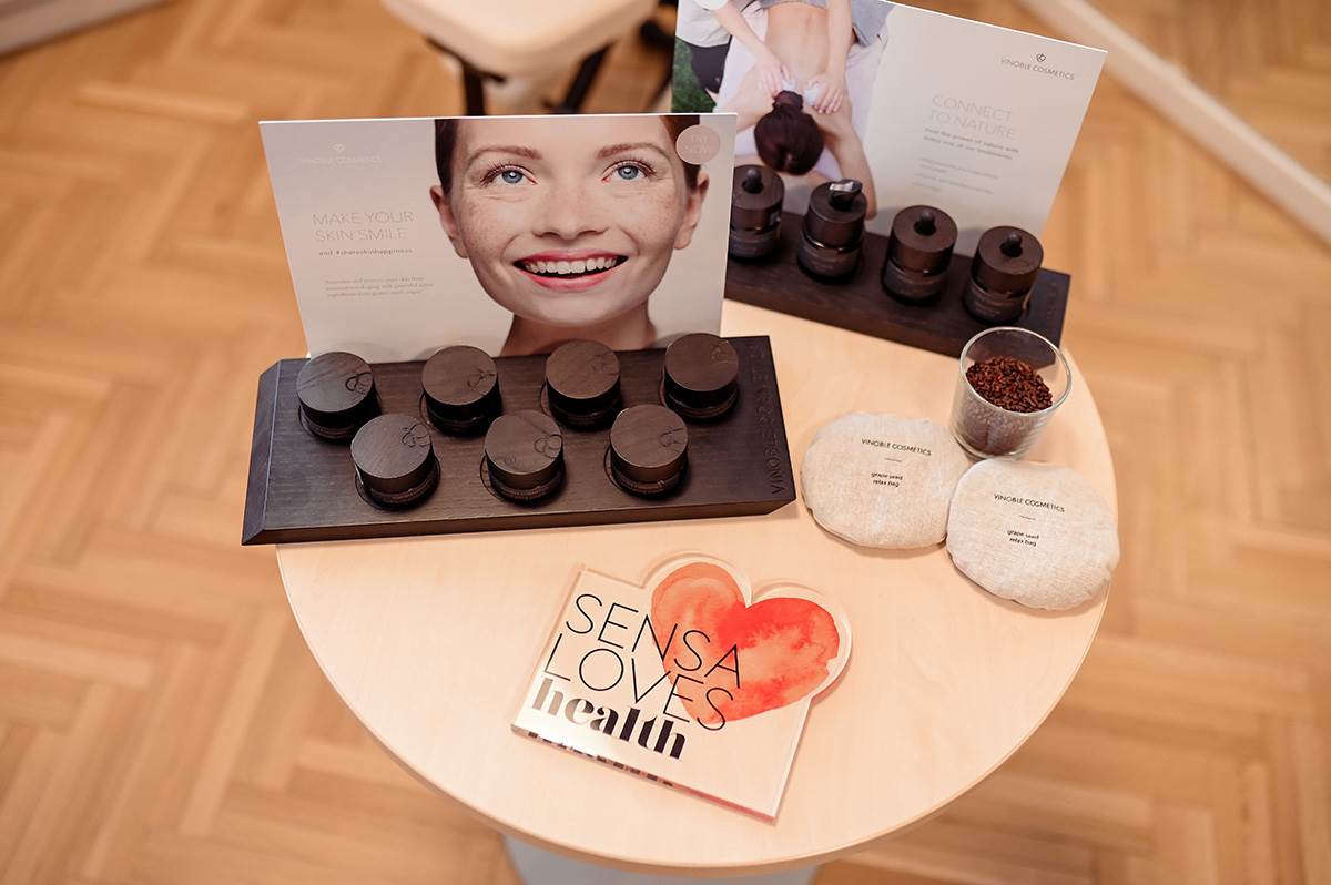 Vinoble kozmetika koja se bazira na antioksidativnom djelovanju grožđa, dostupna je u Merkur Lifestyle centru te unutar njihovih beauty tretmana.jpg