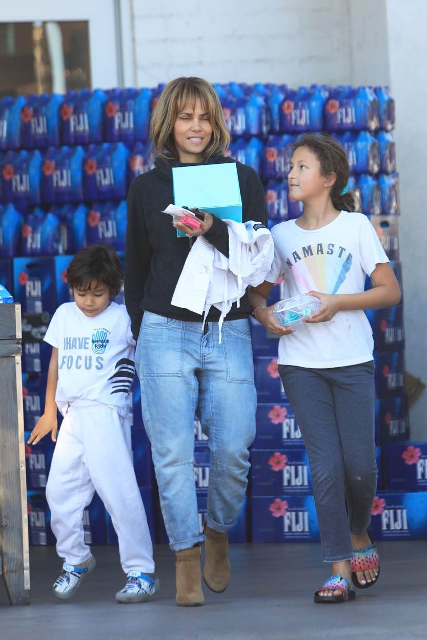 Halle Berry proslavila 55.rođendan