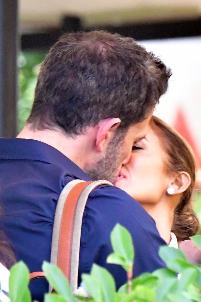 Jennifer Lopez i Ben Affleck se ljube