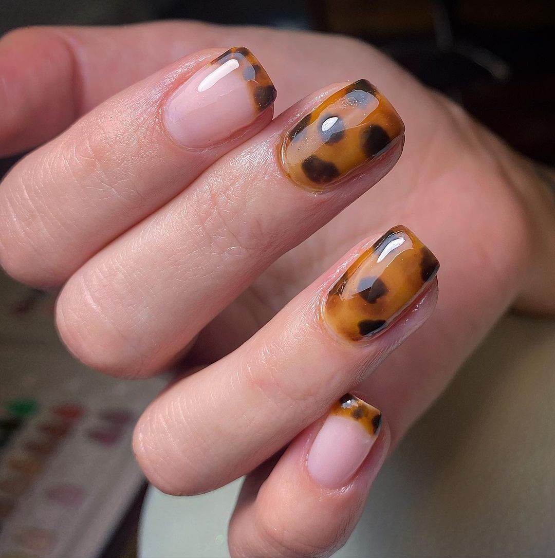 animal print nail art