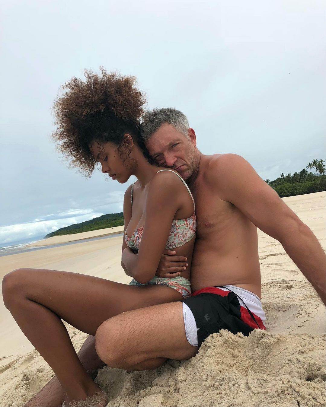 Vincent Cassel i Tina Kunakey