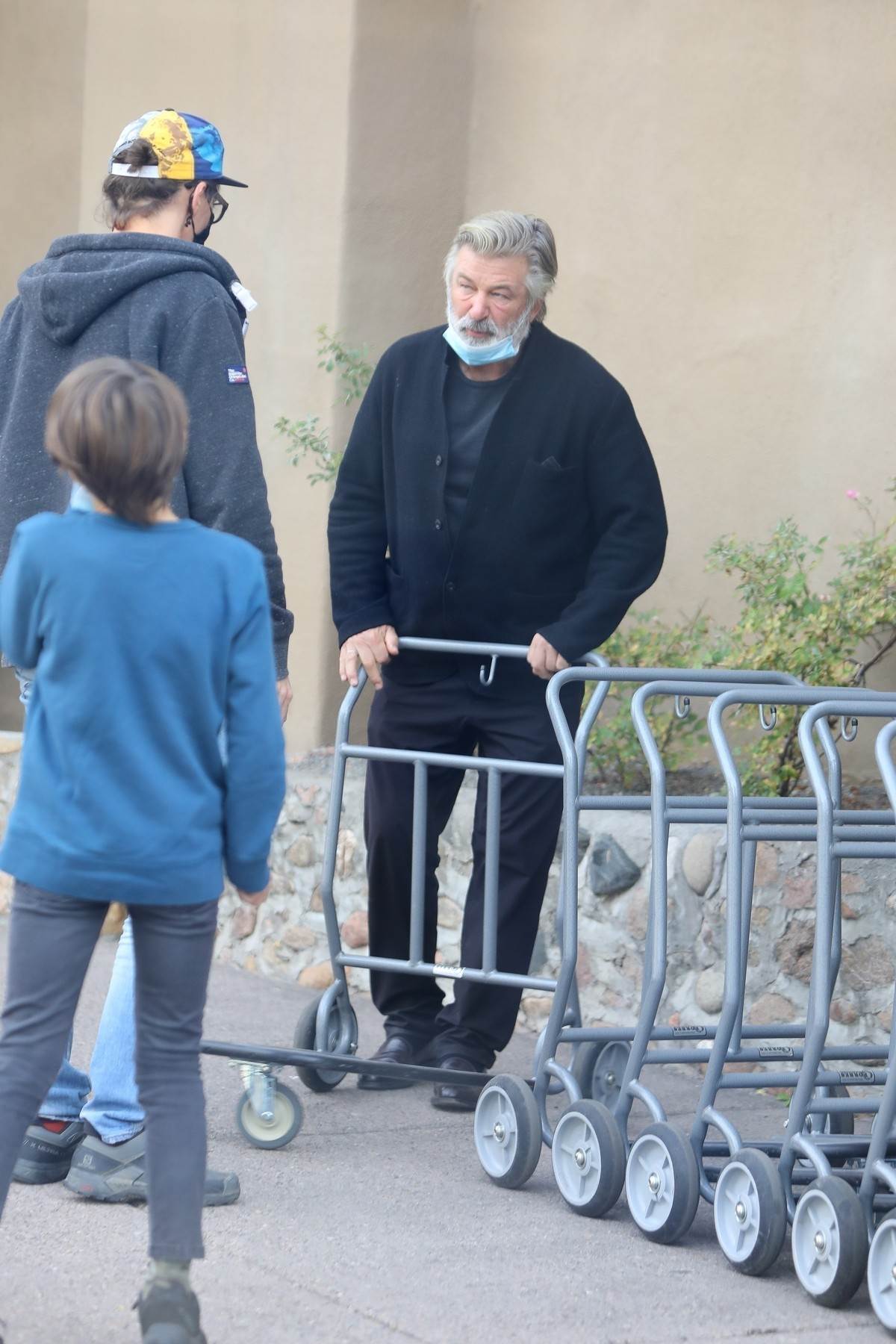Alec Baldwin i Matthew Hutchins