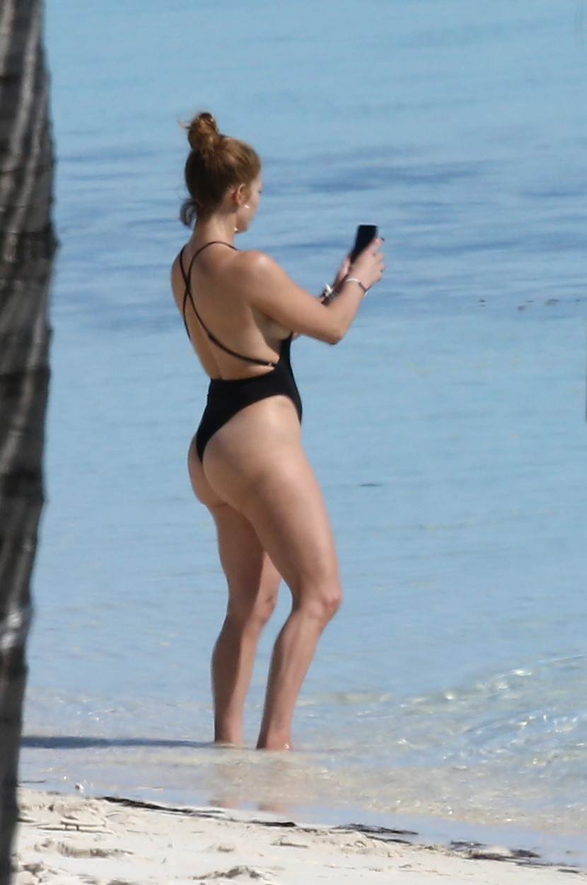 Stražnjica Jennifer Lopez u realnosti i na Instagramu