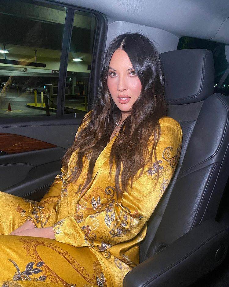 Olivia Munn u vezi je s komičarem Johnom Mulaneyem