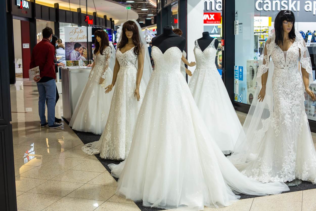 Analuna Bridal