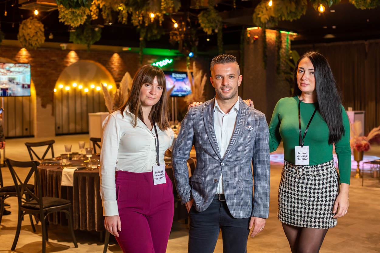 Hana Hurek, marketing specijalist u Family mallu, Marijan Galić, Event & Restaurant Manager Victus Group, i Anela Conary, voditeljica marketinga Family malla