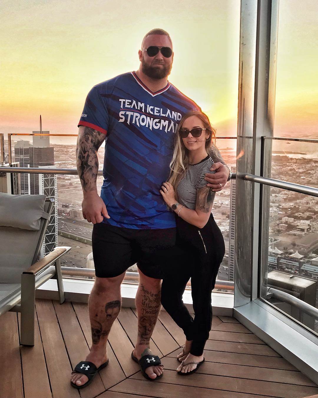 Hafþor Julius Bjornsson i Kelsey Henson
