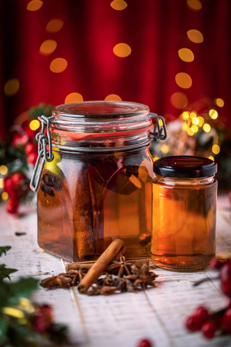 RougeXmas Fajn cug_ B. Haron Markičević