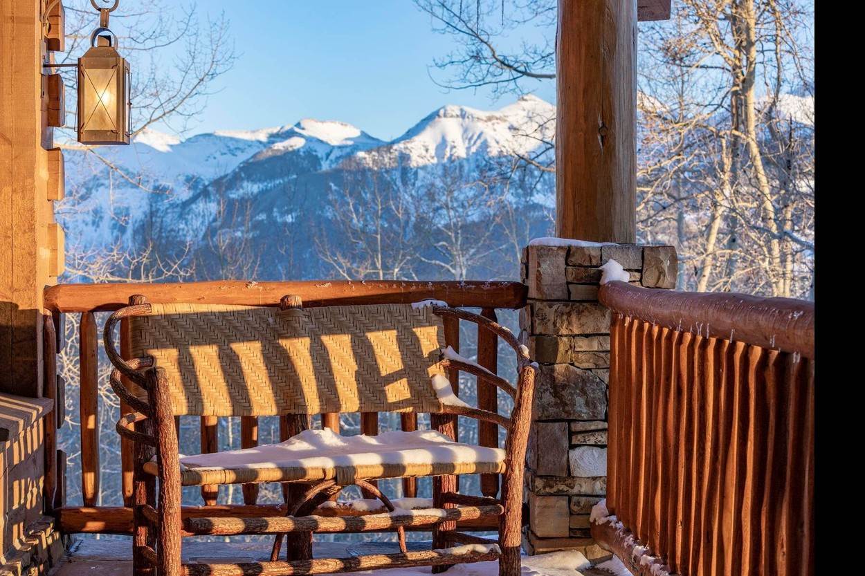 Zamislite si da odmarate u vili u kojoj su Katie i Tom uživali uz kamin