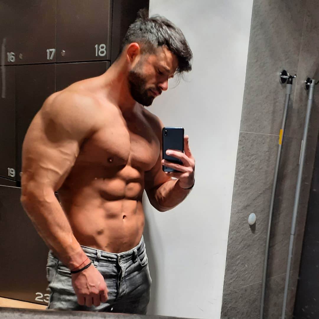 Ervin Mujaković je sudjelovao u regionalnom Big Brotheru 2015. godine.