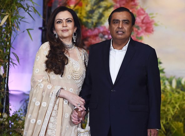Mukesh Dhirubhai i Nita Ambani imaju troje djece
