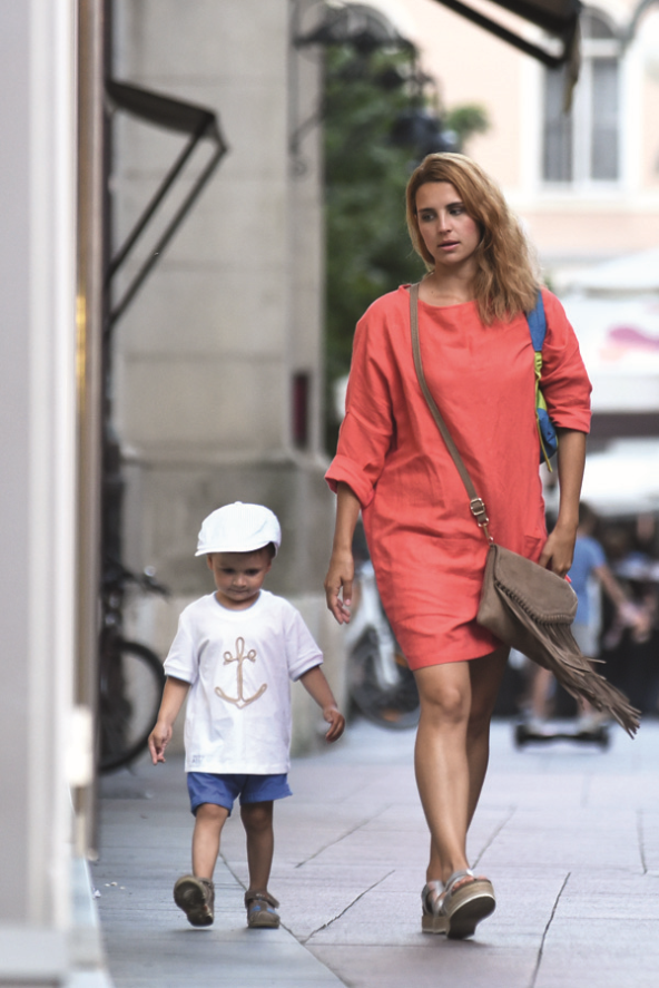 'IT' KOMADI POZNATIH Tko još kaže da žena nije najseksi u crvenom?