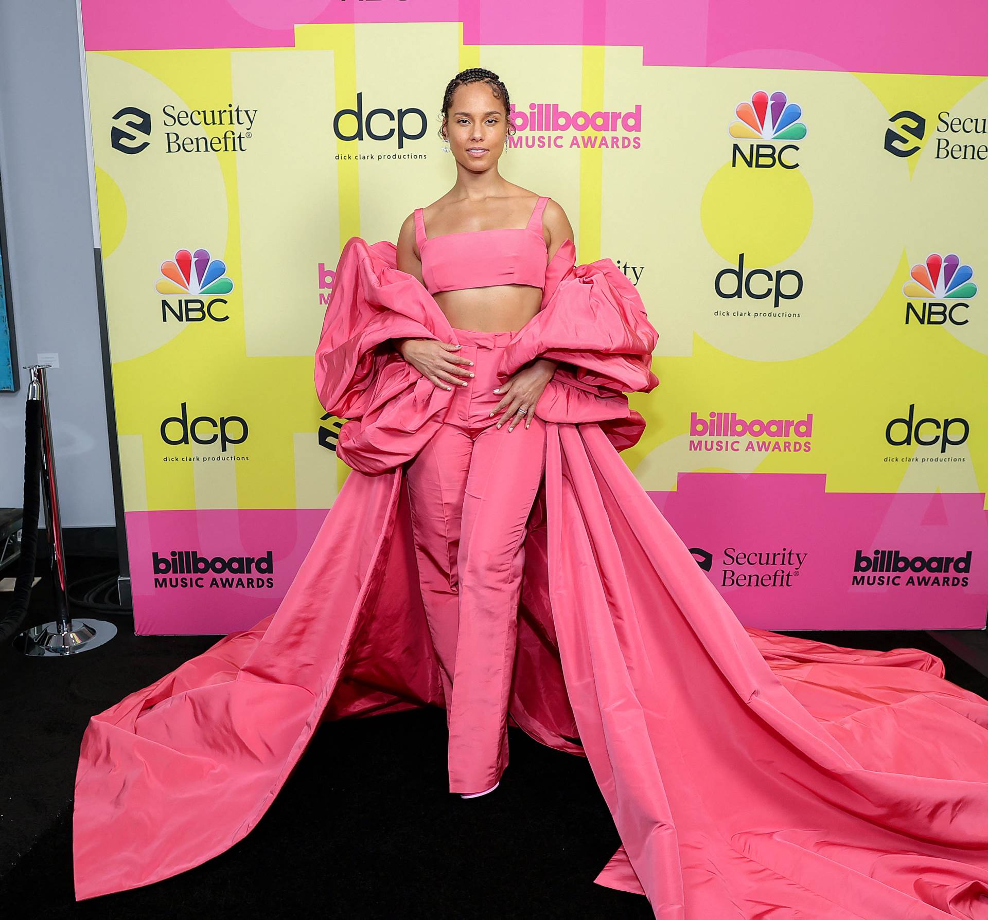 Alicia Keys oduševila kreacijom, Megan Fox pokazala divlju stranu