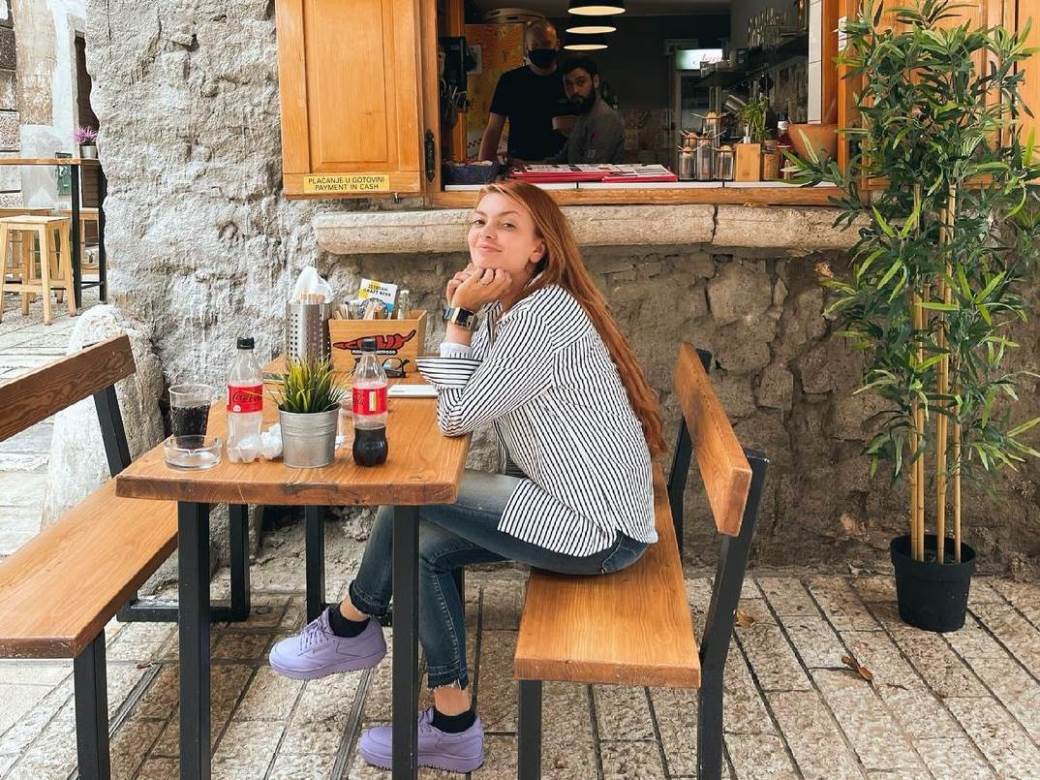 Ella Dvornik pozirala s trbuhom pa otkrila da je jela kruh