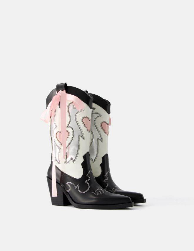Čizme western stila s potpeticom i mašnom/ Bershka/ 59,99 EUR