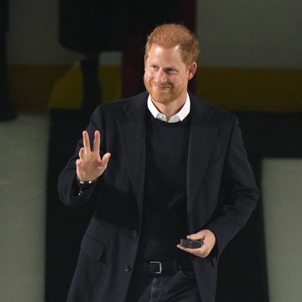 Princ Harry je sin kraljca Charlesa III. i princeze Diane
