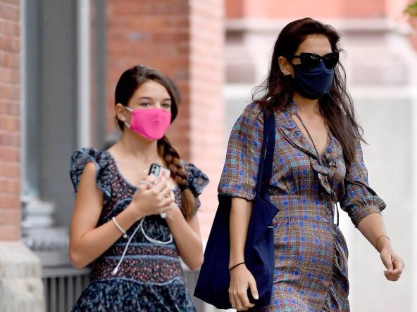 IZVOR TVRDI Katie Holmes operacijom popravila ružna stopala
