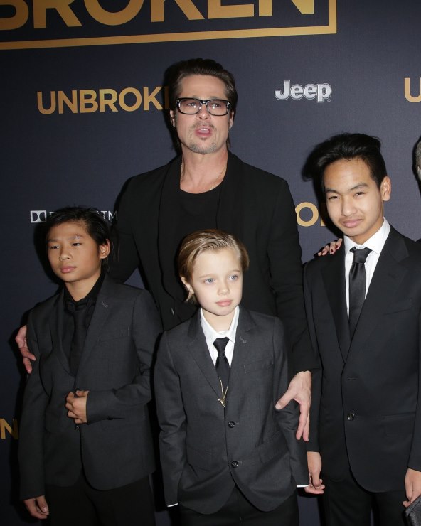 Shiloh Jolie Pitt na crvenom tepihu u odijelu