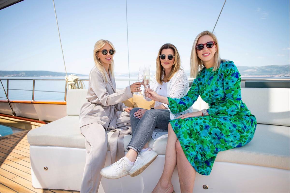 Silvia Dvornik, Ines Nosic i Mila Dude.jpeg