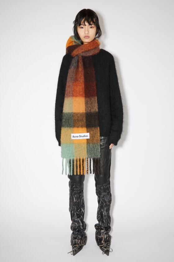 Acne Studios šalovi