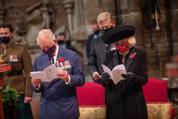IZAZVALI BIJES Charles i Camilla na udaru jakih kritika
