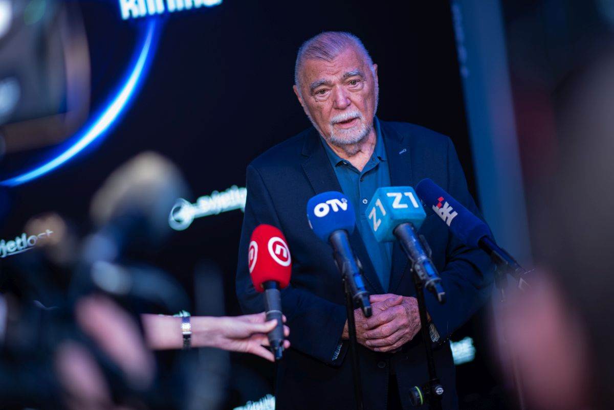 Stipe Mesic.JPG