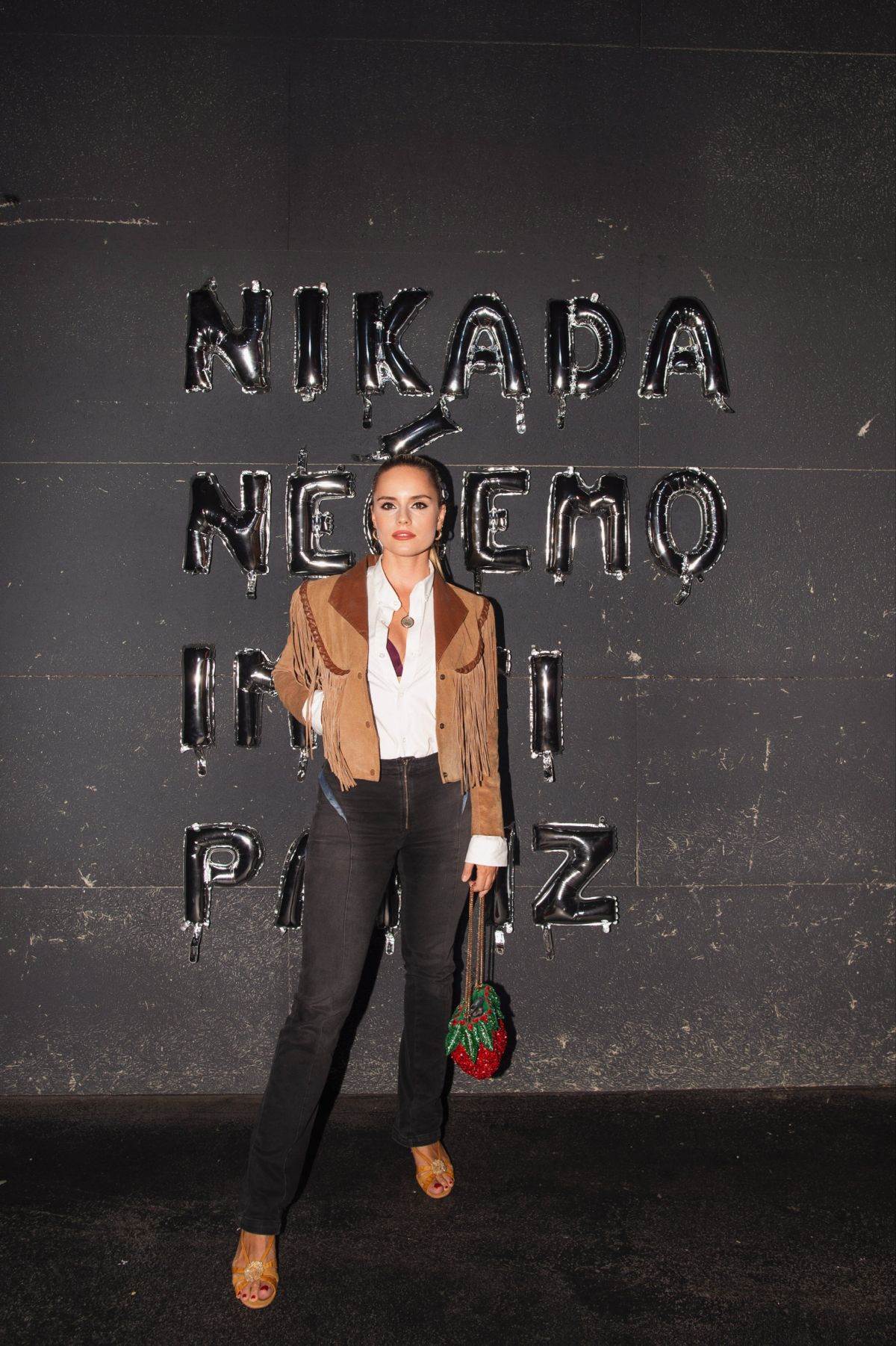 Nina Mia Cikes.jpg