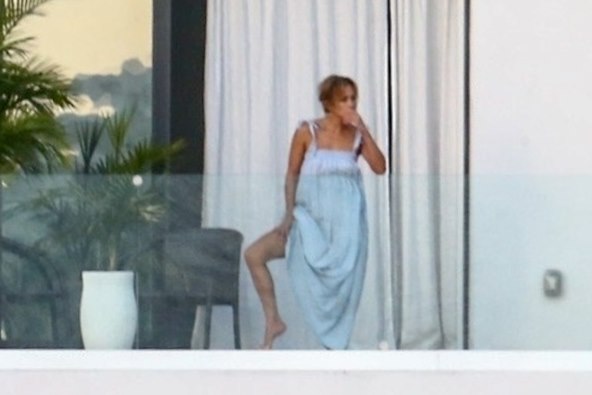 ZALJUBLJENI I SRETNI Jennifer i Ben uhvaćeni u luksuznom hotelu