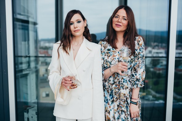 Spoj moćnih jurilica, elegancije i glamura te slatkih zalogaja
